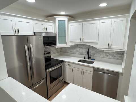 233 Dorset F, Boca Raton, FL 33434