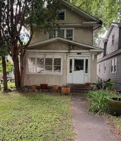 712 Cedar Lake Road S, Minneapolis, MN 55405