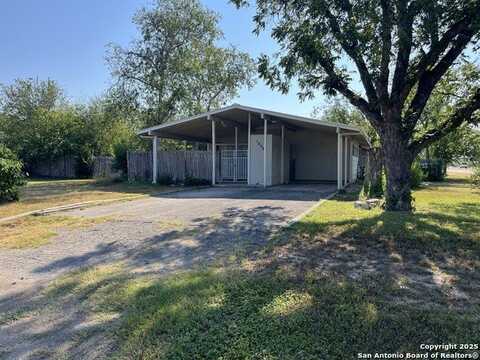 1502 N Park, Uvalde, TX 78801