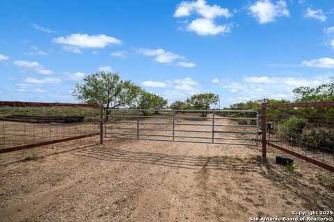 5530 Blackhill, Floresville, TX 78114