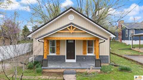 312 N West Street, Munfordville, KY 42765