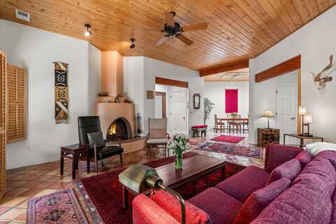 2868 Plaza Amarilla, Santa Fe, NM 87507