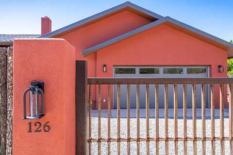 126 Caminito Montano, Santa Fe, NM 87501