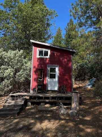 000 Madison Avenue, Oak Run, CA 96069