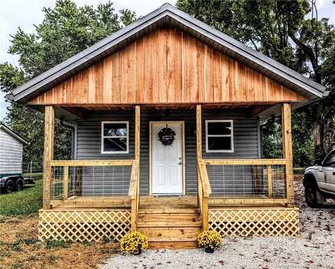 806 Smith Street, Salem, IN 47167