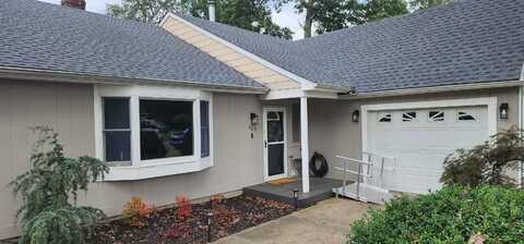 105 Menlow Ct, Toms River, NJ 08755