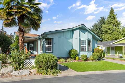 208 NW Creekside Drive, Grants Pass, OR 97526