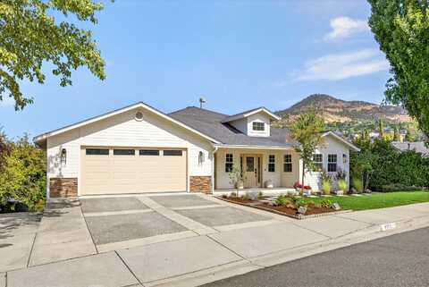 4171 Tamarack Drive, Medford, OR 97504