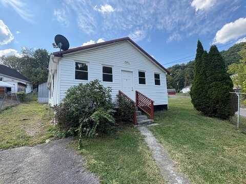 121 Golden Rd, Richlands, VA 24641
