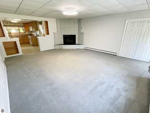 1230 Plainview Avenue, Traverse City, MI 49686
