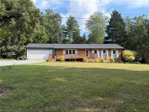 5405 Fieldswood Drive, Greensboro, NC 27406