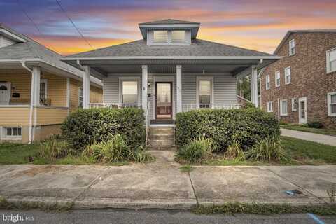 906 N WEST STREET, CARLISLE, PA 17013