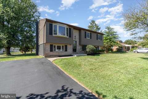810 OAK LANE, LEBANON, PA 17046