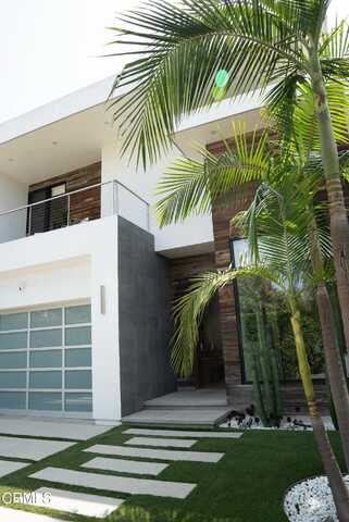 132 North Laurel Avenue, Los Angeles, CA 90048