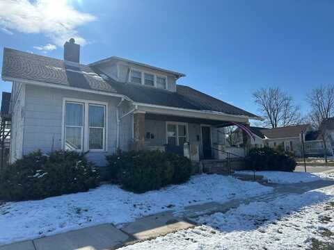 211 W Benton Street, Wapakoneta, OH 45895