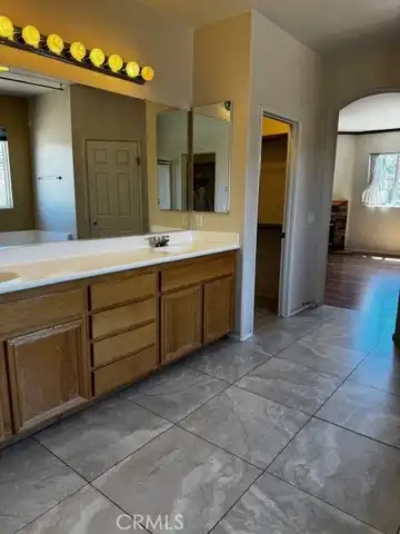 Bouquet, PALMDALE, CA 93551