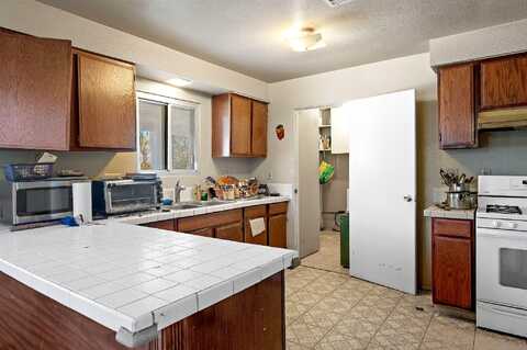 Sandra, PALM SPRINGS, CA 92262