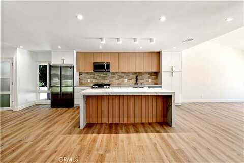 Franrivers, WOODLAND HILLS, CA 91367