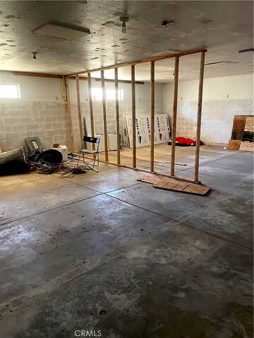 Avenue Y8, LLANO, CA 93544