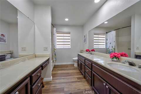 Community Street, Winnetka, CA 91306