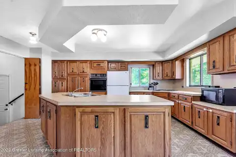 Donald, LANSING, MI 48910