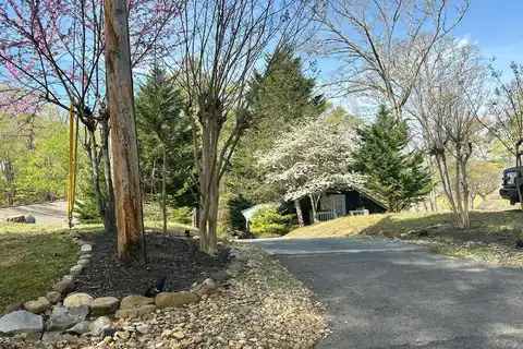 Cherry Brook, DANDRIDGE, TN 37725