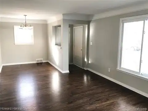 Tuscany, EASTPOINTE, MI 48021