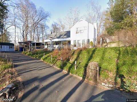 Old Middle, BROOKFIELD, CT 06804