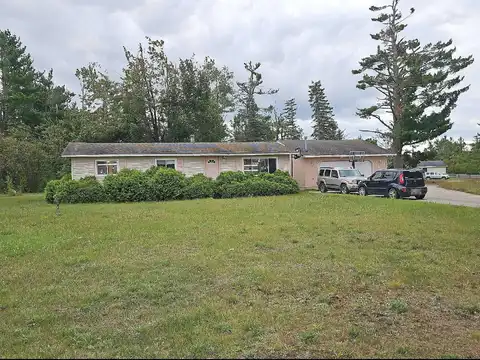 Pine Briar, GAYLORD, MI 49735