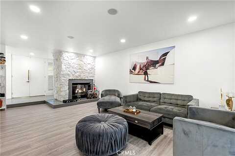 Kinzie, CHATSWORTH, CA 91311