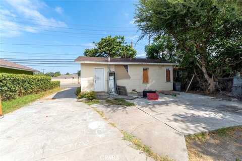 Warner, SANTA ANA, CA 92707