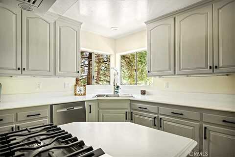 Shenandoah, LAKE ARROWHEAD, CA 92352