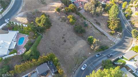 Calneva Dr, Encino, CA 91436