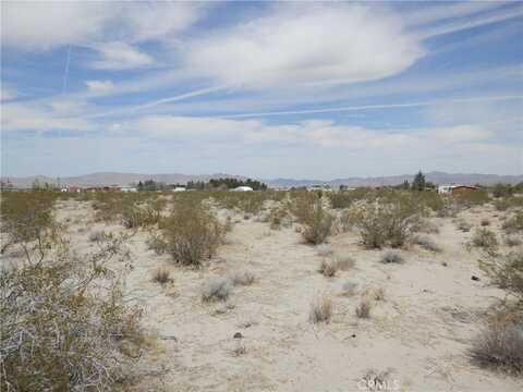 Valinda St, Lucerne Valley, CA 92356