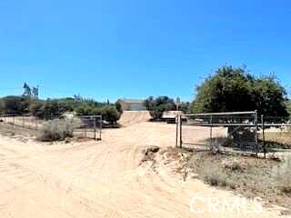 Omelveny, OAK HILLS, CA 92344