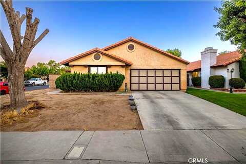 Avenue R10, PALMDALE, CA 93550