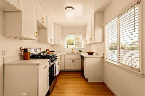 Lowell, LA CRESCENTA, CA 91214