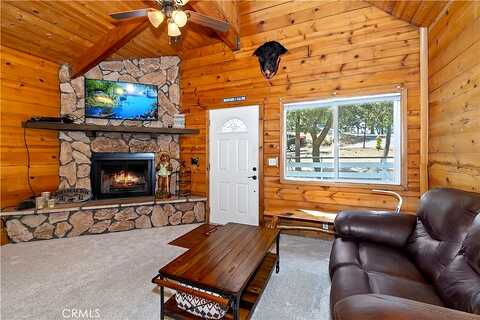 Overlook, LAKE ARROWHEAD, CA 92352