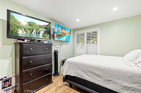 Kewen, PACOIMA, CA 91331