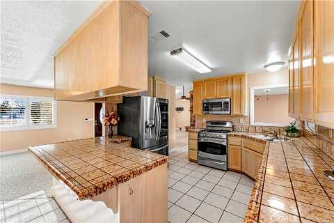 Dayton, HESPERIA, CA 92345