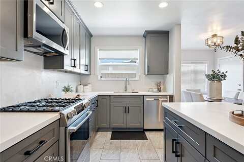 Riverton, NORTH HOLLYWOOD, CA 91606