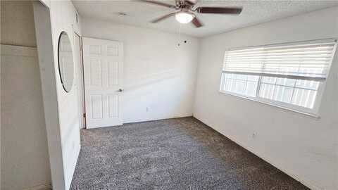 Lois, BAKERSFIELD, CA 93307