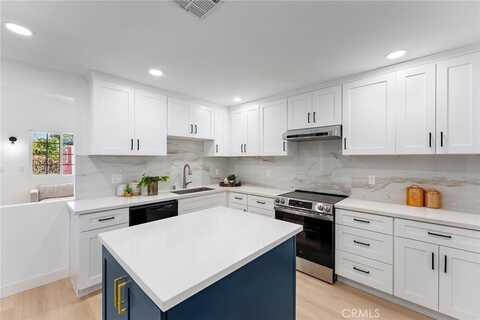 Larchwood, HACIENDA HEIGHTS, CA 91745