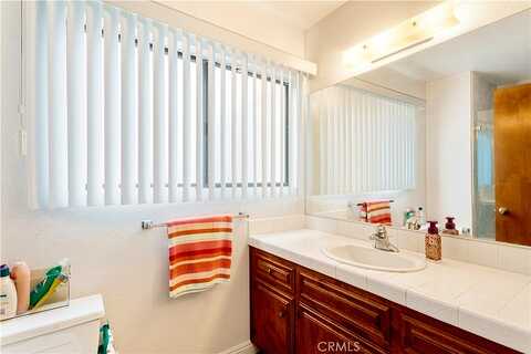 Oradon, HEMET, CA 92545