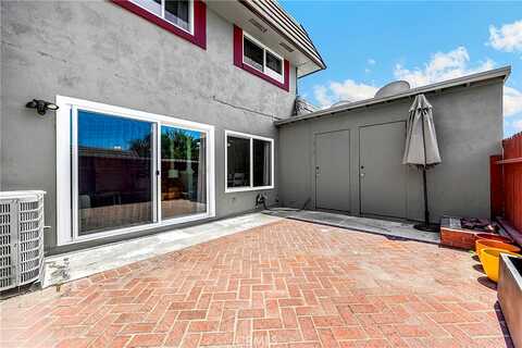 Larwin, CYPRESS, CA 90630