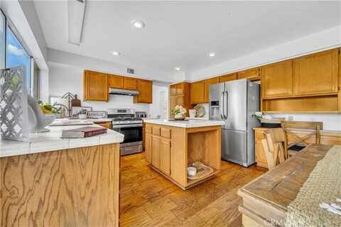 Mariposa, PALMDALE, CA 93551
