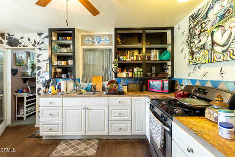 Vine, OAK VIEW, CA 93022