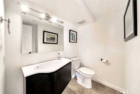 Yorktown, HUNTINGTON BEACH, CA 92648