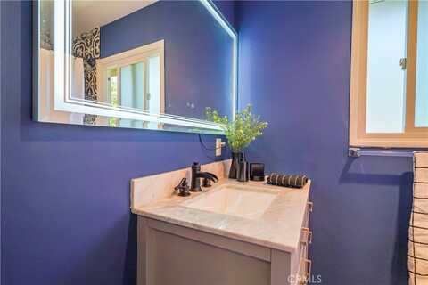 Center, REDLANDS, CA 92373