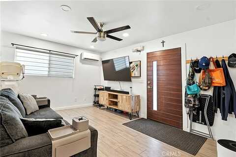54Th, LOS ANGELES, CA 90011